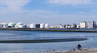 Japanese oil refiner Cosmo Oil is to build new storage capacity for IMO-compliant low-sulfur fuel at its Chiba facility. (Photo © Adobe Stock / show999)