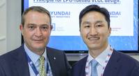 David Barrow, LR Commercial Director – Marine & Offshore presenting the AiP to Kisun Chung, Deputy COO in Group Ship/Offshore Marketing of HHI and CEO in Hyundai Global Service at Gastech (Photo: LR)