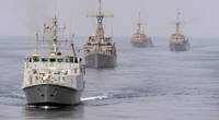 HMS Shoreham, which will be supported under the contract, operating out in the Persian Gulf and leading USS's Sentry, Devastator and Dextrous during an International Mine Counter Measures Exercise (Crown Copyright).