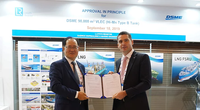 Pictured from left to right: Odin Kwon, DSME Executive Vice President and CTO, with Mark Darley, LR’s North Asia President during the AiP ceremony at Gastech 2019 (Houston, Texas) (Photo: LR)