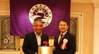 From right Masashi Kashiwagi, president of JASNAOE, Norio Kanaya, captain of Hikawa Maru. Photo: NYK