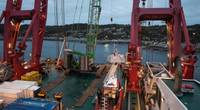 Parts of the frigate "Helge Ingstad" seen from one of the two barges. Photo by Bendik Skogli, Norwegian Armed Forces