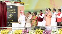 The Sahibganj multi-modal terminal on the River Ganges is now open for business. Indian Prime Minister Shri Narendra Modi inaugurated the new terminal yesterday (September 12, 2019). Also pictured are the Governor of Jharkhand State,Smt. Draupadi Murmu; the Union Minister for Tribal Affairs, Shri Arjun Munda; the Chief Minister of Jharkhand State, Shri Raghubar Das; and the Ministers of State for Agriculture and Farmers Welfare, Shri Parshottam Rupala and Shri Kailash Choudhary, plus other digni