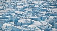 Crevasses near the grounding line of Pine Island Glacier, Antarctica. (Credits: University of Washington/I. Joughin)