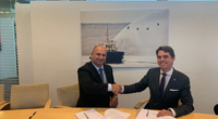 R. Hakan Sen, CEO, Med Marine (L) with Mattias Hellström, Cluster Managing Director, Scandinavia & Germany, Svitzer (R) (Photo: Svitzer)