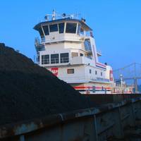 A coal barge underway on U.S. inland waterways (CREDIT: AEP)