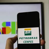 A dispute between state-run oil company Petrobras and steelmaker Gerdau will delay the first dismantling of an oil production vessel in Brazil by at least a year. Credit: Adobe Stock/Luciano Luppa