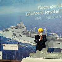 A steel cutting ceremony was held in the machining workshop of Chantiers de l’Atlantique, in presence of Florence Parly, Minister of the Armed Forces, and Admiral Prazuck, Chief of French Navy. This ceremony marked symbolically the start of the construction of the first vessel of the FLOTLOG program. (Photo: Chantiers de l’Atlantique)