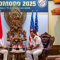 Adm. Steve Koehler, commander, U.S. Pacific Fleet, left, speaks with Adm. Muhammad Ali, chief of staff of the Indonesian Navy, during Multilateral Exercise Komodo 2025. (U.S. Navy photo by Mass Communication Specialist 1st Class Caroline H. Lui)