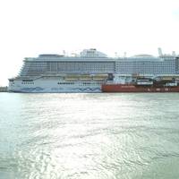 AIDAnova becomes the worldās first LNG powered cruise ship to call on the Port of Barcelona and the first to be fueled with LNG in the Mediterranean. Photo: Carnival Corporation