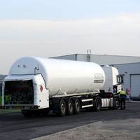 Antwerp Port_bunkering LNG_trucktoship