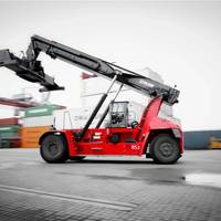 Kalmar Gloria reachstacker featuring K-Motion drive train