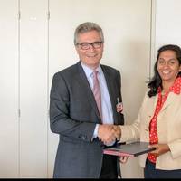 L-R Argyris Stasinakis (Partner, MarineTraffic) and Shamika Sirimane (Director of UNCTAD’s Division on Technology & Logistics) (Photo: MarineTraffic)