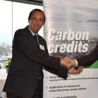 Carlos Soler, AkzoNobel’s Business Director for Southern and Eastern Europe (left) presenting 13,735 carbon credits to Costas Mitropoulos Neda Maritime Co Ltd’s Technical Director (Photo: AkzoNobel)