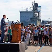 Arrival HMAS Melbourne: Photo credit RAN