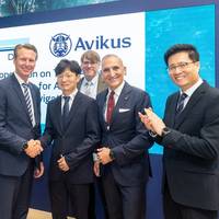 Avikus CEO Dohyeong Lim shaking hands with Knut Ørbeck-Nilssen, CEO Maritime, DNV and Jarle Coll Blomhoff, Head of Digital Ship Systems at DNV. (Photo: Avikus)