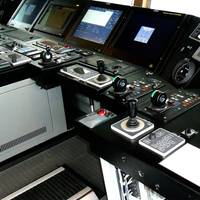Bridge controls: Photo Navis Engineering