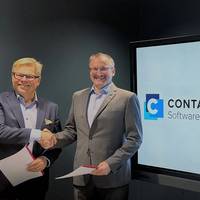 Cadmatic CEO Jukka Rantala (left) and CONTACT Software CEO Karl Heinz Zachries (right) shake hands on the strategic partnership agreement (Photo: Cadmatic)