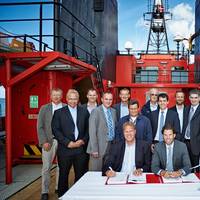 Charter contract signing: Photo credit Siemens Energy