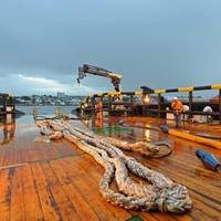 Deck equipment handling Photo MacGregor