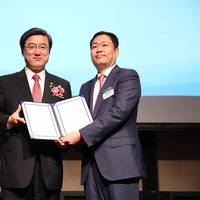 Eric Sung, President and CEO of Intellian receives 'World Class 300' certificate Photo Intellian