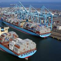 File photo: Maersk containerships at Pier 400 in Los Angeles (Photo: APM Terminals)