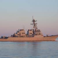 File photo: The Arleigh Burke-class guided-missile destroyer USS Mitscher (DDG 57) (U.S. Army photo by Dakota Young)
