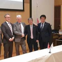 From left, Otto Malmgren, counsellor at Norwegian Embassy; Per Arve Frøyen, director of Innovation Norway Japan; Morten Lind-Olsen, CEO of Dualog; Hideki Suzuki, corporate officer at NYK; Hideyuki Ando, senior general manager of MTI. Photo: Dualog