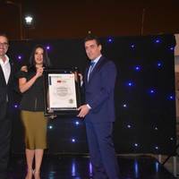 From left to right: Gustavo Manrique, President of Sambito and Evelyn Montalván, Guayas Provincial Director of the Ministry of the Environment hands over the plaque of recognition to José Antonio Contreras, chief executive officer of Contecon Guayaquil as the first carbon-neutral port in the whole of Ecuador and Latin America. Photo: ICTSI