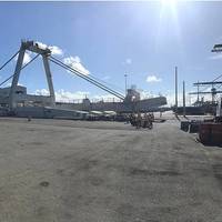 GRT successfully demolishes 180ft ship to shore crane in San Juan - before and after shots. Photo: Global Rigging and Transport (GRT)