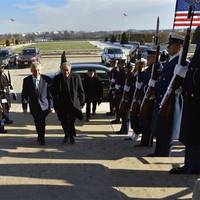 Hagel, Ng in Singapore: Photo credit US Govt.