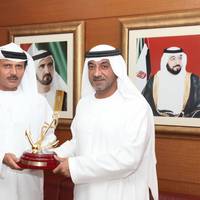 H.H. Sheikh Ahmed receives Golden Anchor to commemorate Dubai Maritime City’s Business District launch.