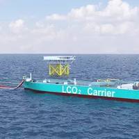 Illustration - Mitsui O.S.K Lines in June received in-principle approvals for a liquefied CO2 vessel and a floating storage and offloading unit (FSO) from the American Bureau of Shipping. - CG rendering shows offloading CO2 from LCO2 carrier to LCO2 FSO and injection unit. - ©Mitsui OSK
