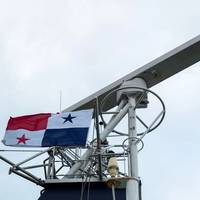 Illustration; Panama flag raised on the mast of a merchant vessel - Image by Alexander - AdobeStock