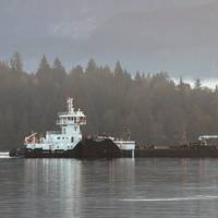 Island Raider / ITB Resolution in Burrard Inlet (photo credit: Carolyn Matt, Island Tug)