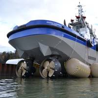 Launch of heavy tug 'Ocean Tundra': Photo credit Robert Allan