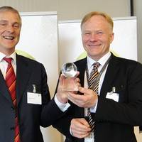 left to right: Pierre Girardin, Executive Vice President for CEVA Logistics in the Benelux; Christian Rönnholm, Director, Global Parts Management, Wärtsilä Services