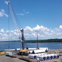 LHM 550 handling windmill parts (Searsport – Maine, USA)