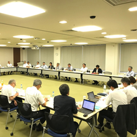 Meeting with captains and chief engineers (Photo: NYK Line) 