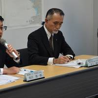 MOL Managing Executive Officer Junichiro Ikeda (left) and MOL Executive Officer Takaaki Inoue (right) (Photo: MOL)