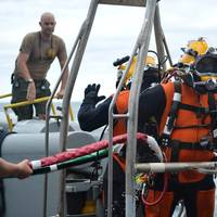Navy EOD divers prepare: Photo credit US Navy Mil.