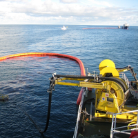 NorLense booms contain the spill and recovering onto a vessel with the Framo TransRec Oil Skimmer System  (Photo: Framo)