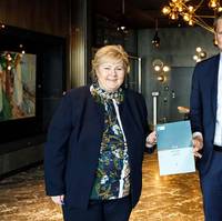 Norway's Prime Minister Erna Solberg with Harald Solberg, CEO of the Norwegian Shipowners' Association (Photo: Norwegian Shipowners' Association)

