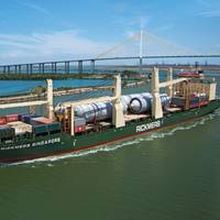 One of the first Rickmers vessels to implement ABB’s EMMA Energy Management system is Rickmers Singapore, which operates on Rickmers-Linie’s scheduled Pearl String round-theworld service. She is seen here navigating the Houston Ship Channel.