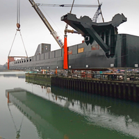 One of the pontoons being lifted into the water  (Photo: SMS)