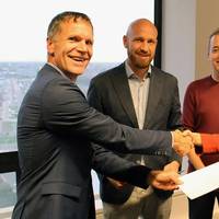 Paul Smits - Chairman of Foundation Board PortXL (CFO Port of Rotterdam), Mare Straetmans - PortXL Managing Director, Raymond Hannes - Member of Foundation Board PortXL (Managing Partner DigiGurus) and Kirsten Bradley â Director Business Development Mammoet Europe. Photo: Mammoet