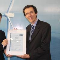 Picture from left to right: Holger Trecksel, Head of Business Development and Sales, GL RC hands the certificate over to Yves Vanlinthout from CG.