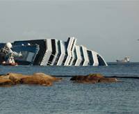Picture showing the Costa Concordia with Salina Bay to the right