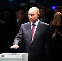 President Vladimir Putin launched the first loading of liquefied natural gas at the Novatek-led Yamal LNG project in the Arctic (Photo: SCF Group)