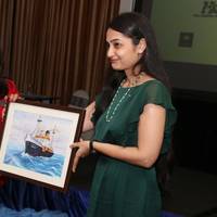 SANJAM PRESENTING THE PRESIDENT OF WISTA SRI LANKA , SHEHARA A TOKEN FROM WISTA.